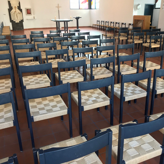 Messe dans une chapelle vide